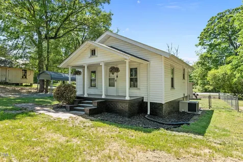 3373 Maple Avenue Burlington NC 27215