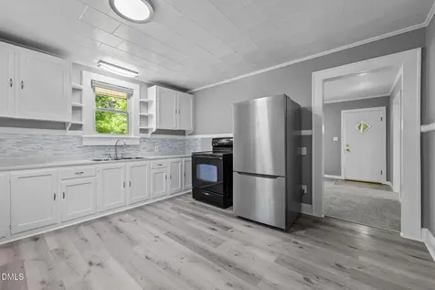 3373 Maple Avenue Burlington NC 27215