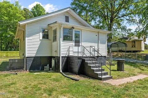 3373 Maple Avenue Burlington NC 27215