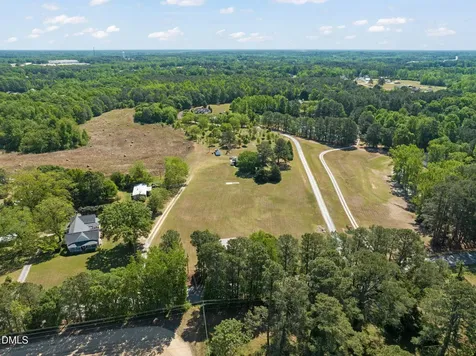 2660 Nc 242 N Benson NC 27504