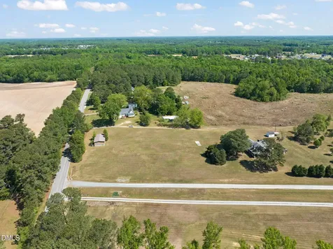2660 Nc 242 N Benson NC 27504