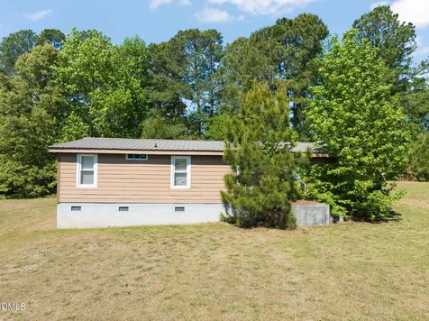 2660 Nc 242 N Benson NC 27504
