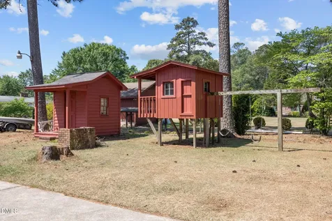 85 Oak Street Lillington NC 27546