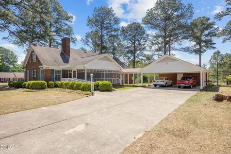 85 Oak Street Lillington NC 27546