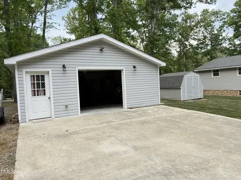 118 Paradise Point Macon NC 27551