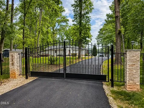 118 Paradise Point Macon NC 27551