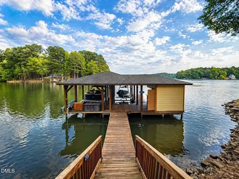 118 Paradise Point Macon NC 27551
