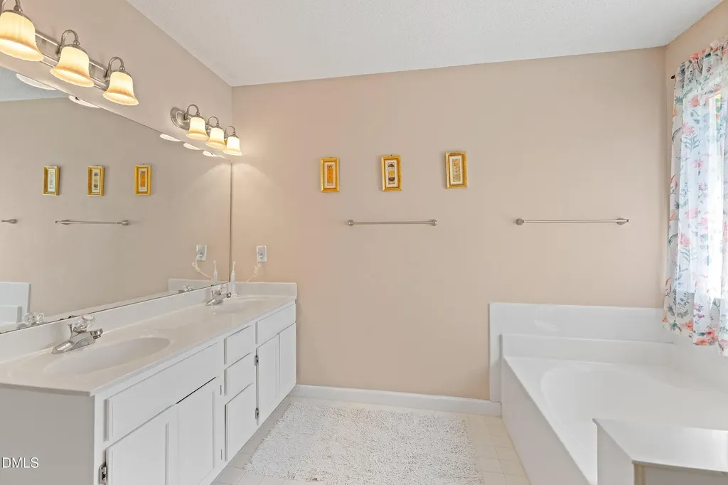 4728 Royal Troon Drive Raleigh NC 27604