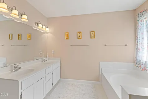 4728 Royal Troon Drive Raleigh NC 27604
