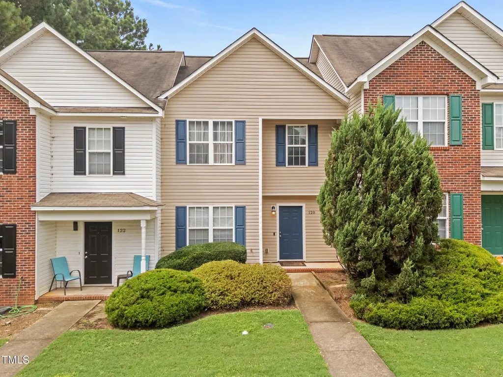 120 Blackthorne Court Clayton NC 27520