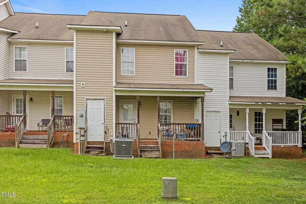 120 Blackthorne Court Clayton NC 27520
