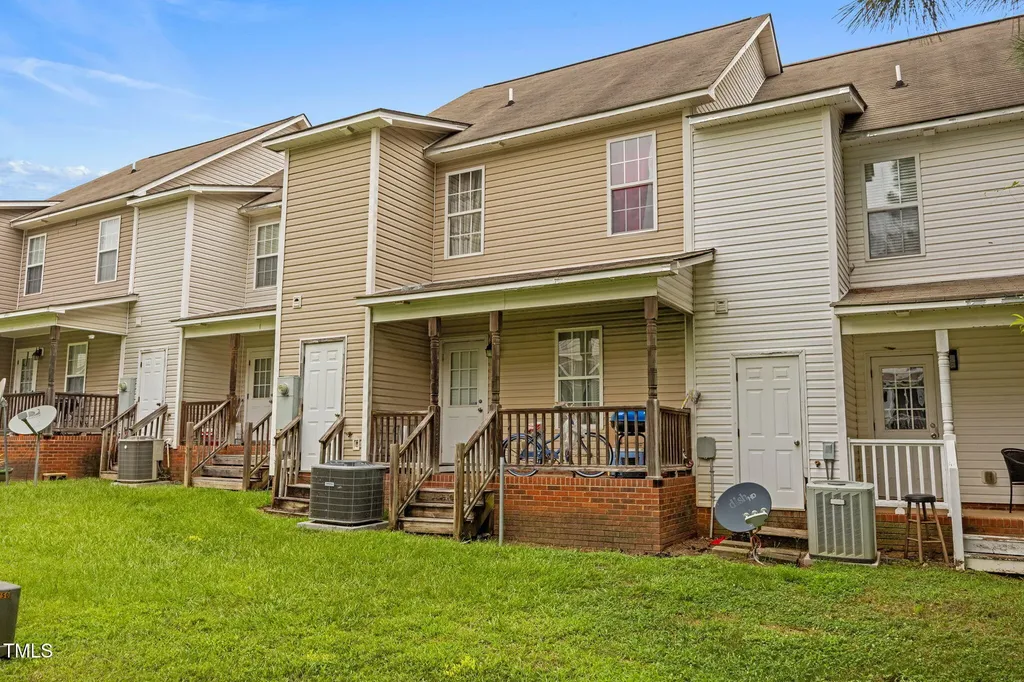 120 Blackthorne Court Clayton NC 27520