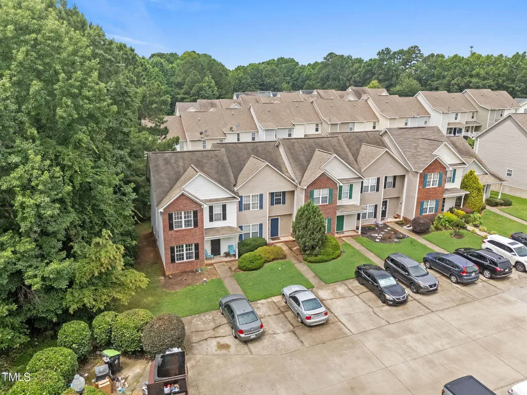 120 Blackthorne Court Clayton NC 27520