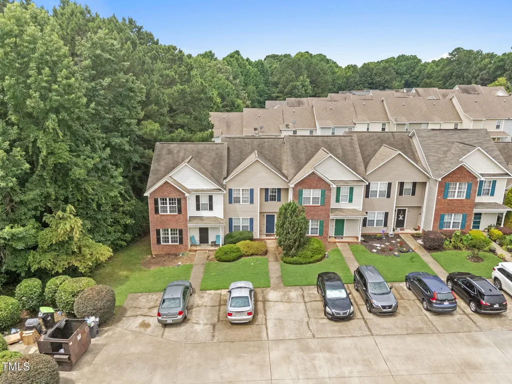 120 Blackthorne Court Clayton NC 27520