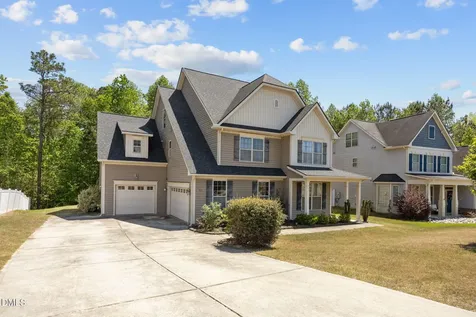64 Cromwell Circle Cameron NC 28326