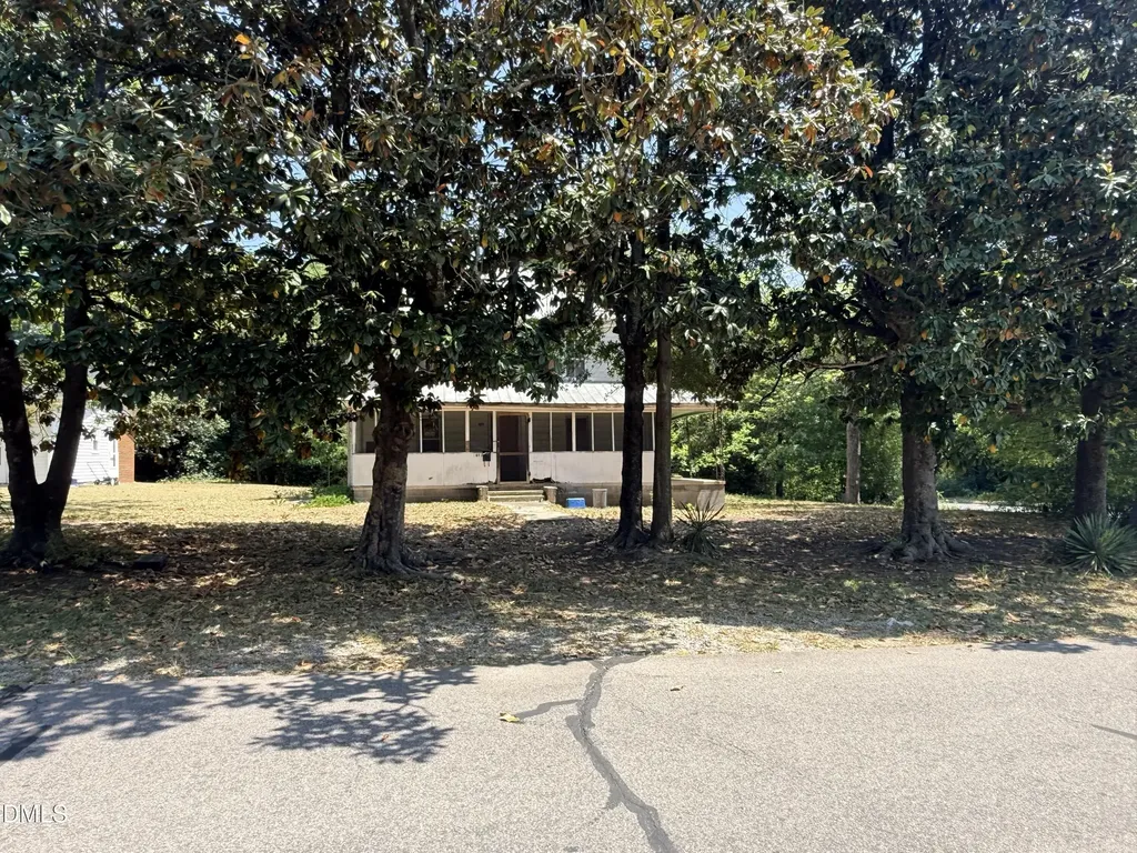 1011 W New York Avenue Southern Pines NC 28387