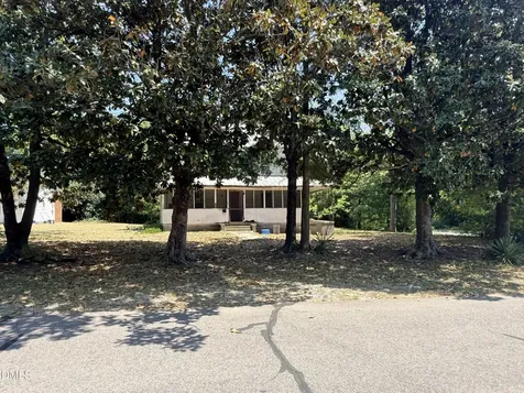 1011 W New York Avenue Southern Pines NC 28387