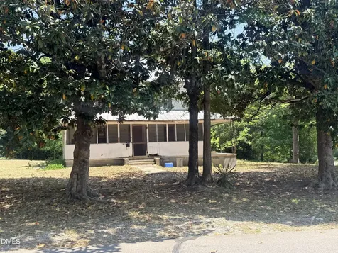 1011 W New York Avenue Southern Pines NC 28387