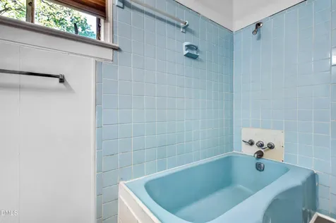 2618 Bedford Avenue Raleigh NC 27607