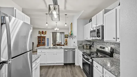 132 Steamboat Lane Burlington NC 27217