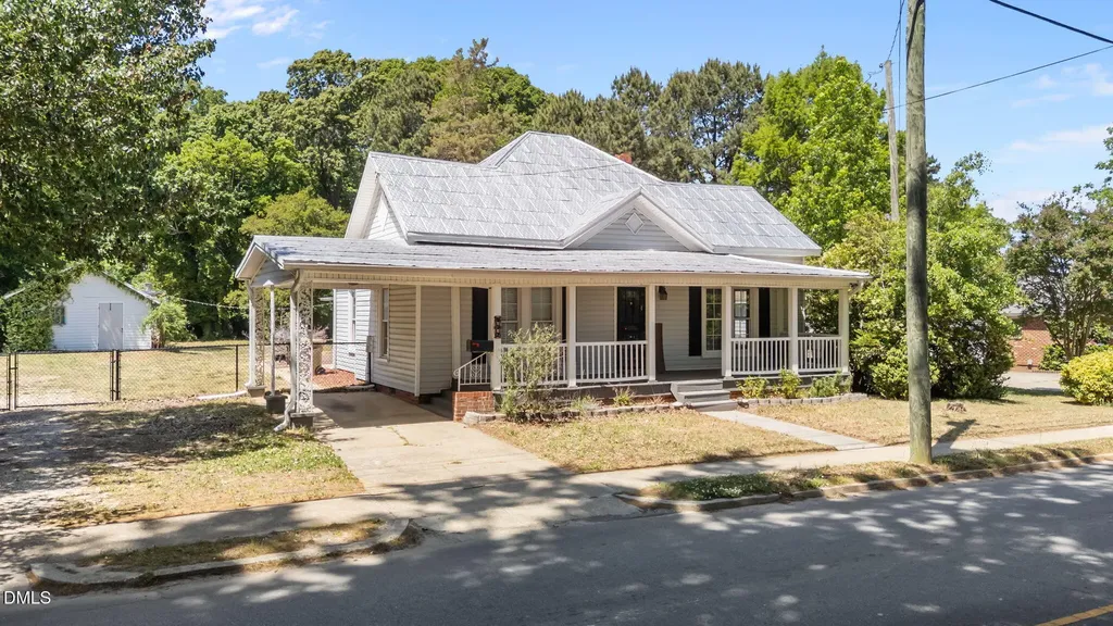 532 N Oneil Street Clayton NC 27520