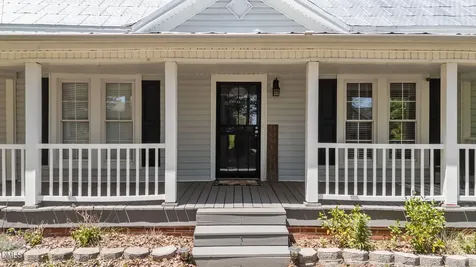 532 N Oneil Street Clayton NC 27520