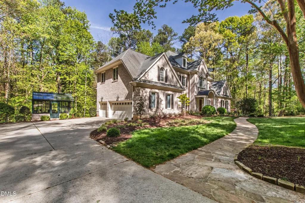 4933 Cremshaw Court Raleigh NC 27614