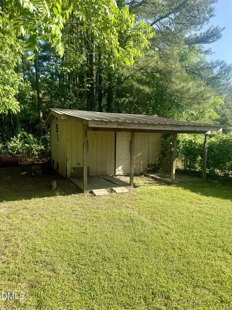 42 Happy Trails Lane Dunn NC 28334