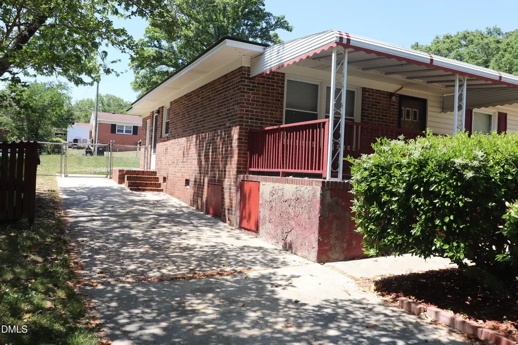 2804 Newark Drive Raleigh NC 27610