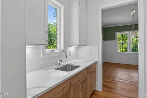 402 Willow Street Cary NC 27511