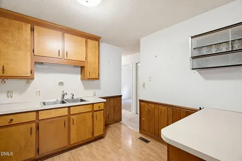 2718 Shaftsbury Street Durham NC 27704