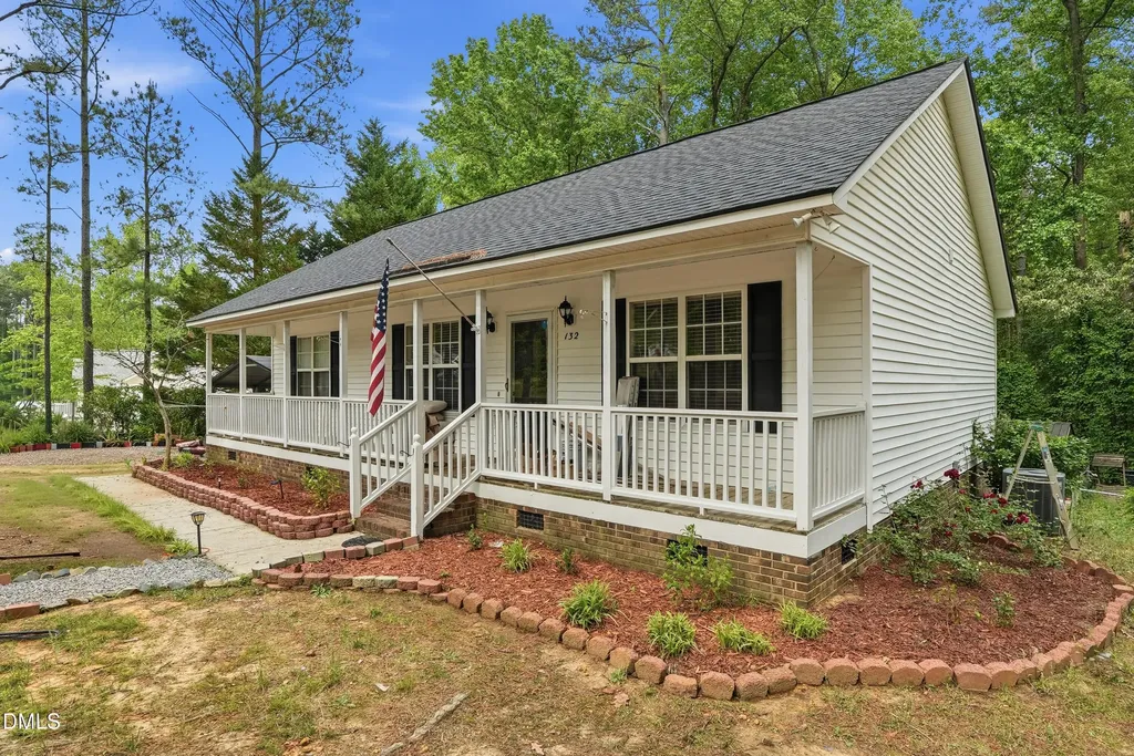 132 Hilltop Drive Four Oaks NC 27524