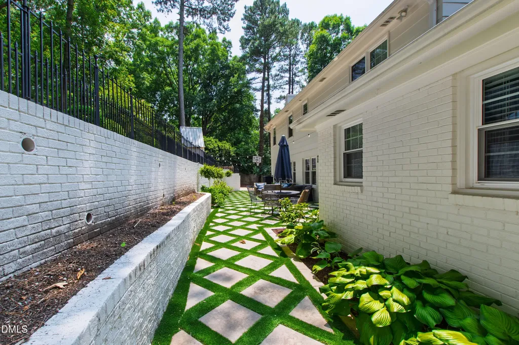 5624 Winthrop Drive Raleigh NC 27612