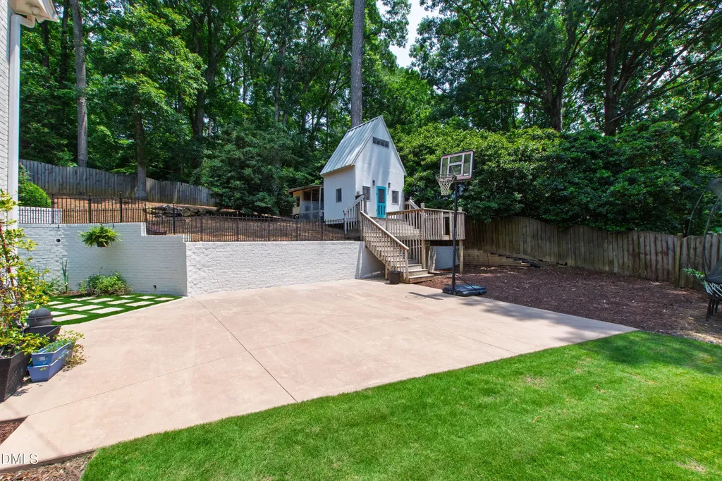 5624 Winthrop Drive Raleigh NC 27612