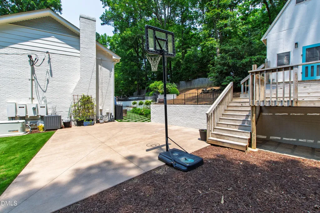 5624 Winthrop Drive Raleigh NC 27612