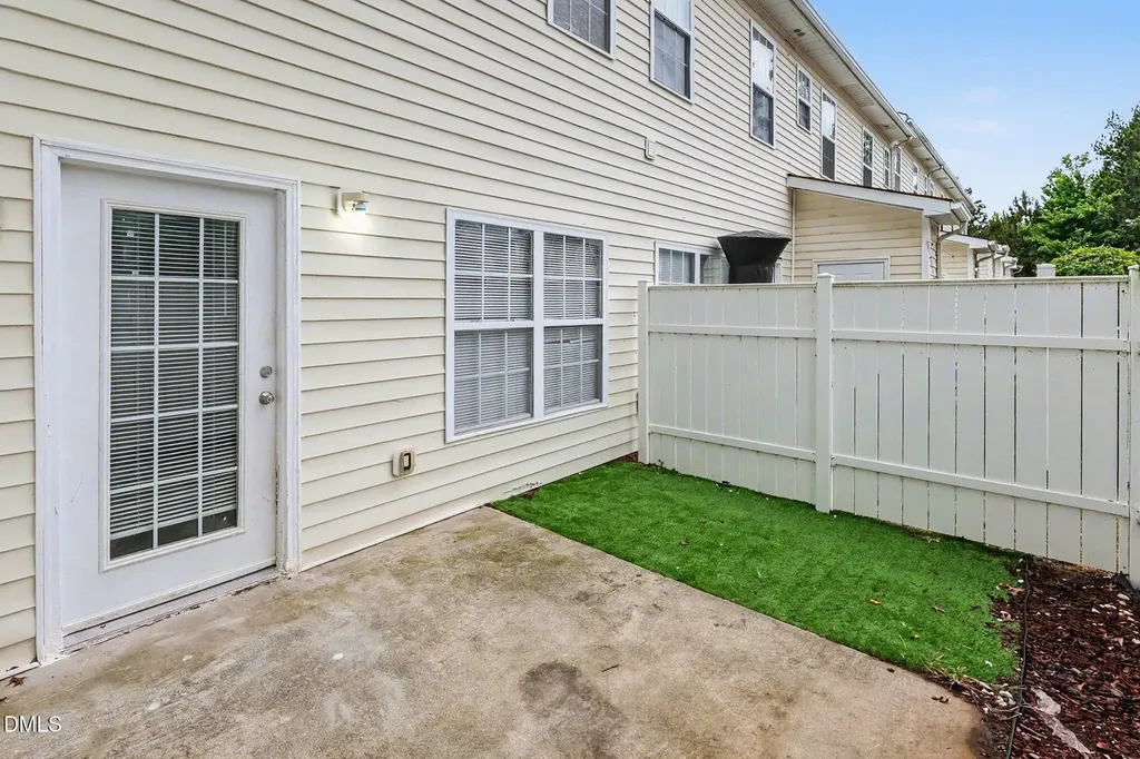 1800 Eagle Beach Court Raleigh NC 27610