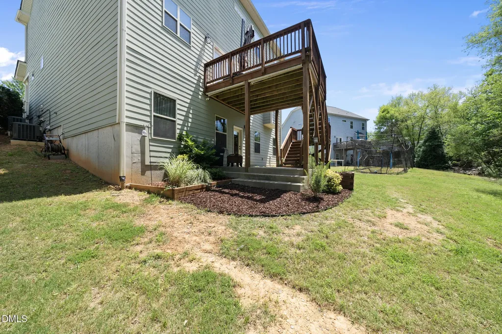 128 Pointe Park Circle Holly Springs NC 27540