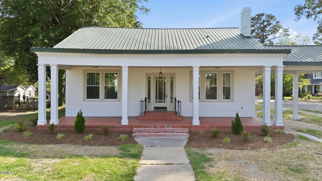 611 W Pearsall Street Dunn NC 28334