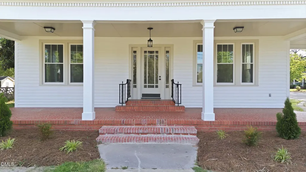 611 W Pearsall Street Dunn NC 28334