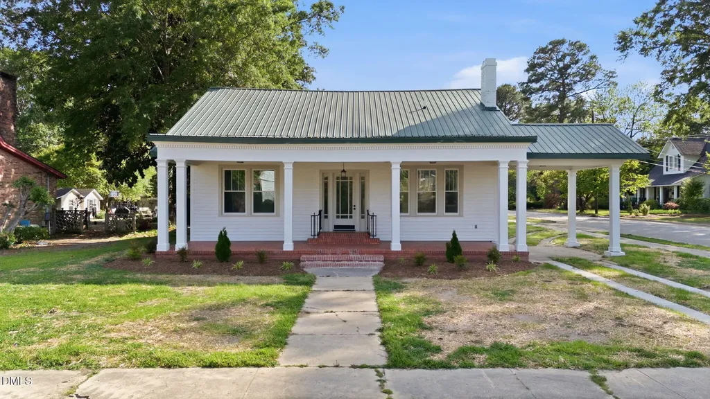 611 W Pearsall Street Dunn NC 28334