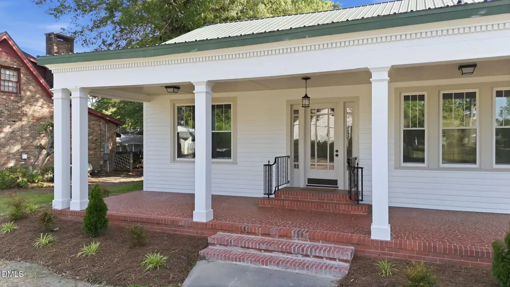 611 W Pearsall Street Dunn NC 28334