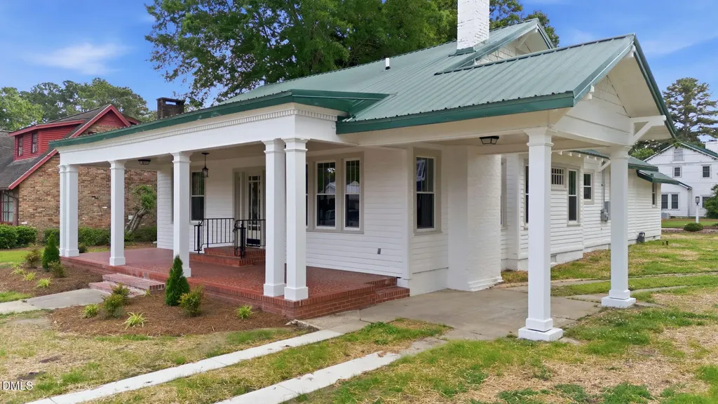 611 W Pearsall Street Dunn NC 28334