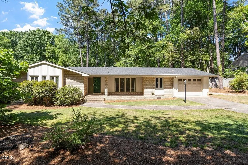 1621 Stonehurst Road Raleigh NC 27607