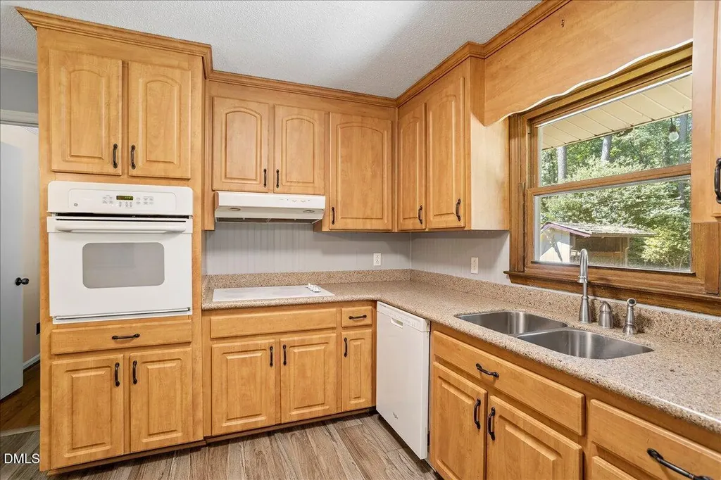1621 Stonehurst Road Raleigh NC 27607