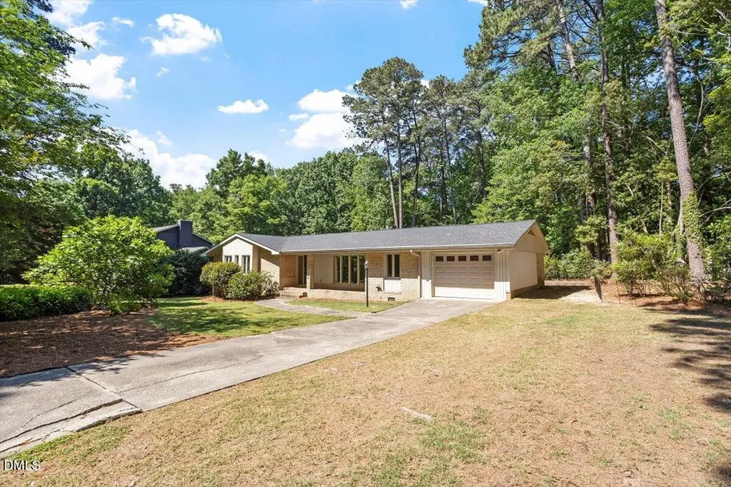 1621 Stonehurst Road Raleigh NC 27607