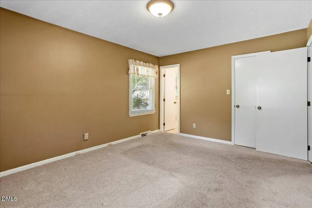 1621 Stonehurst Road Raleigh NC 27607
