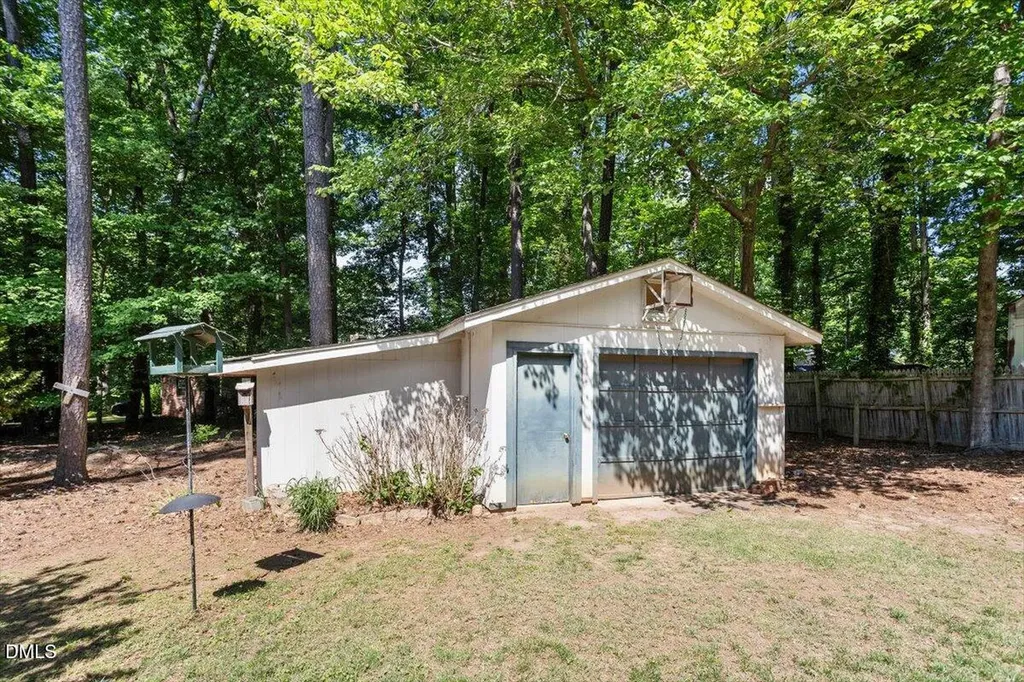 1621 Stonehurst Road Raleigh NC 27607