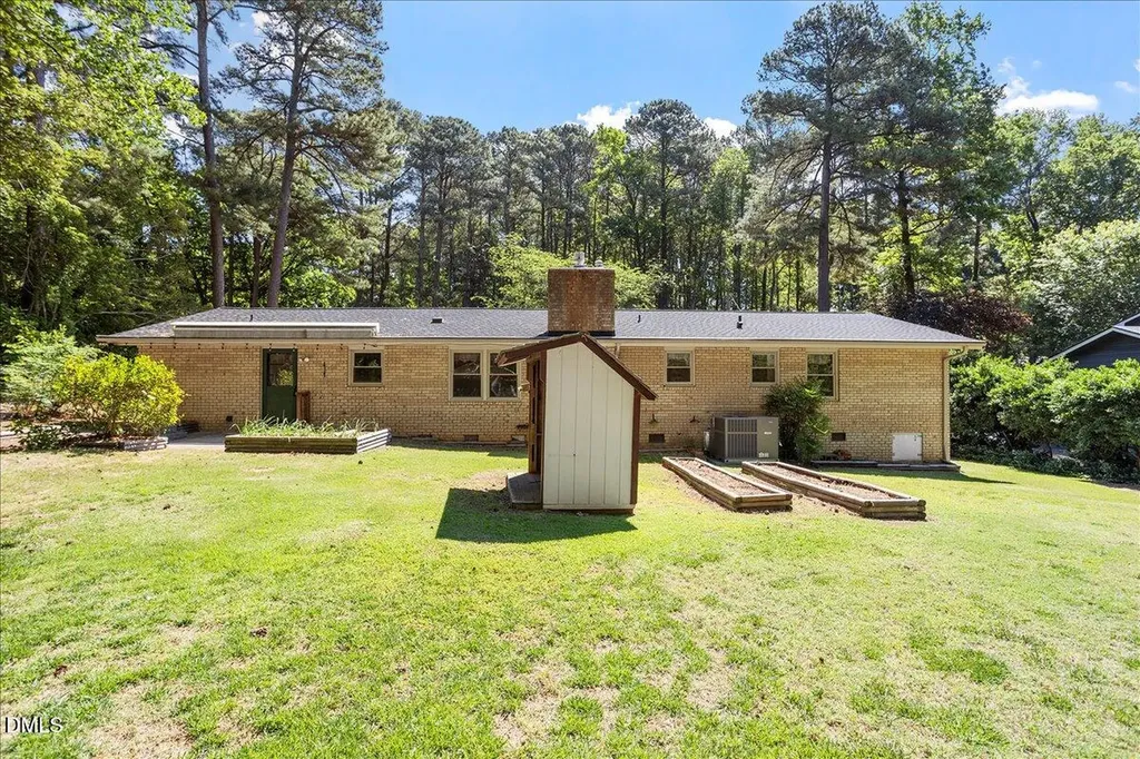 1621 Stonehurst Road Raleigh NC 27607