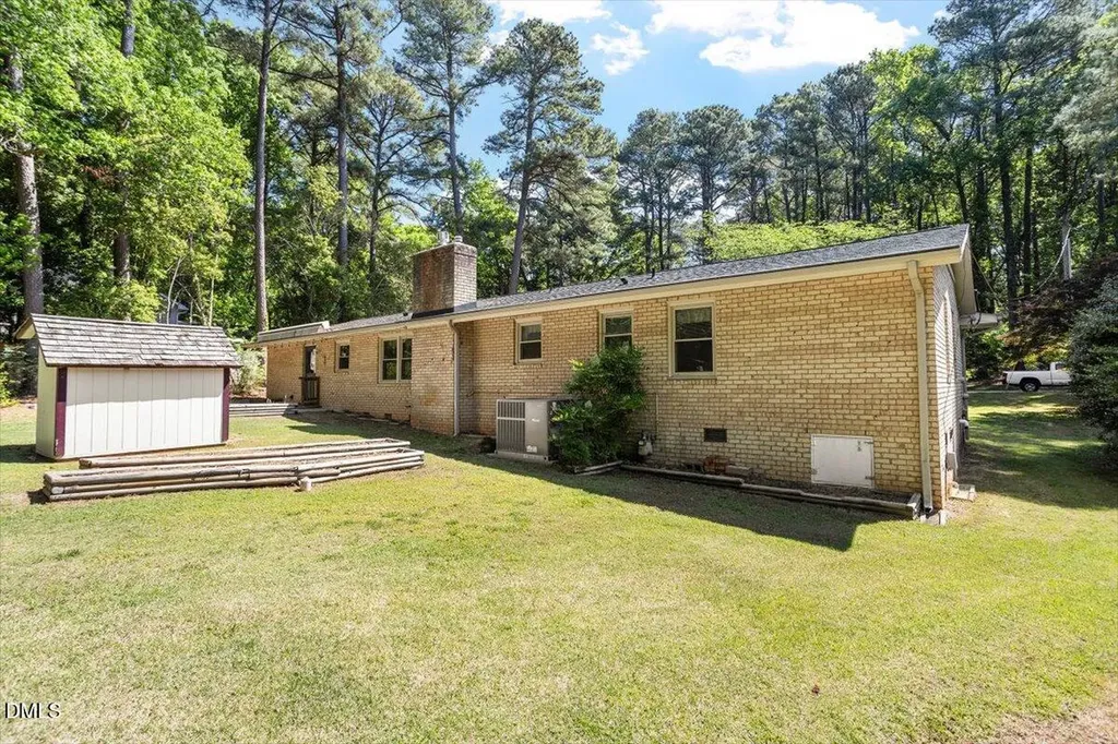 1621 Stonehurst Road Raleigh NC 27607