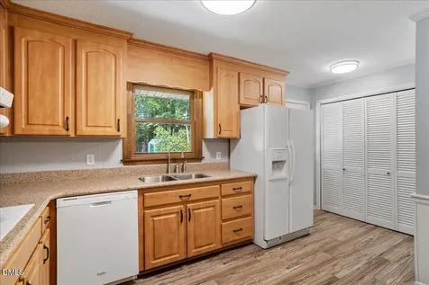 1621 Stonehurst Road Raleigh NC 27607